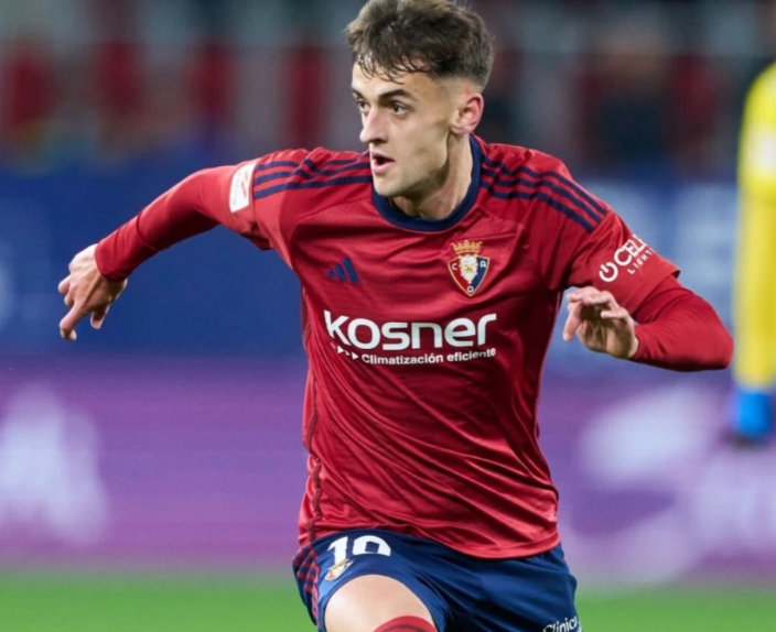 欧联今晚再迎强敌，拜仁慕尼黑刷新队史纪录，主帅态度——质疑声仍在，轮换策略成焦点的简单介绍